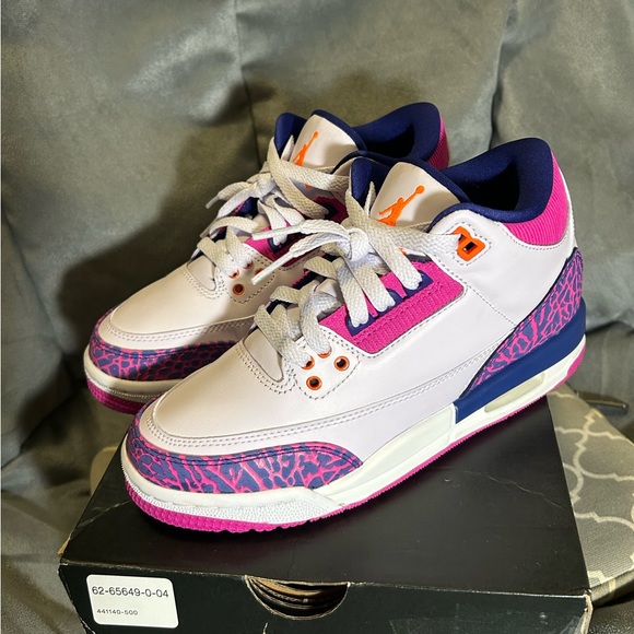 Jordan Shoes - Air Jordan 3 Retro “Barley Grape” 🍇 (LIKE NEW / NEVER WORN) (Sz 4 Y / 6.5 Y)